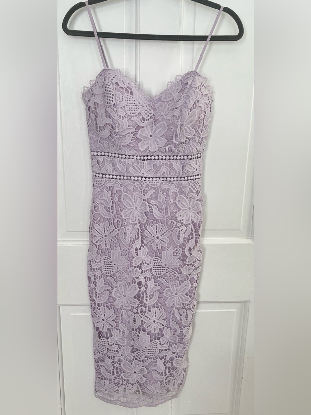 Premier Amour Size 6 Lavender Lace Overlay Dress